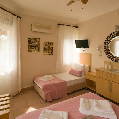 Hotel Cunda Altay Hotel *